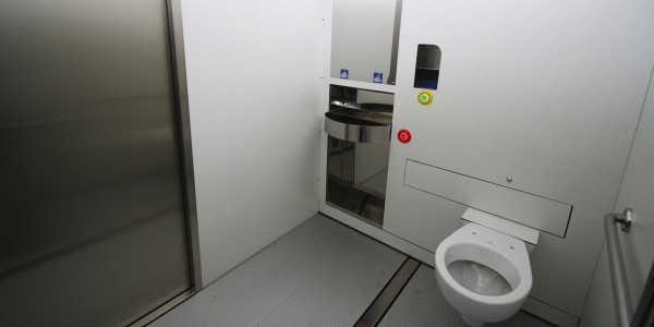 Self-cleaning toilet